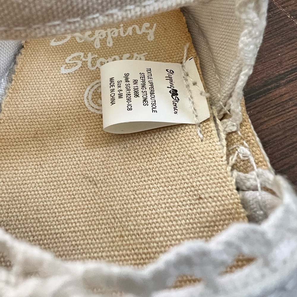 Baby girl shoes, Stepping Stones sandals, pearl flower, size 3, never worn - Picture 3 of 3